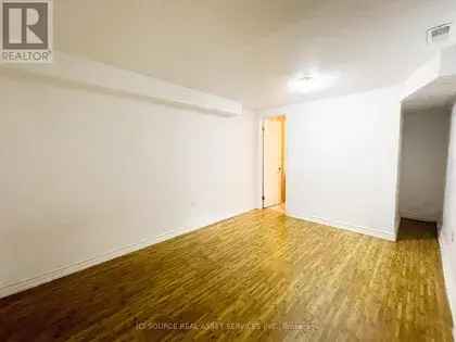 3 rooms apartment of 149 m² in Toronto