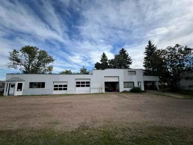 Ponoka Commercial Property - Mechanic Shop w\ Residential Suite