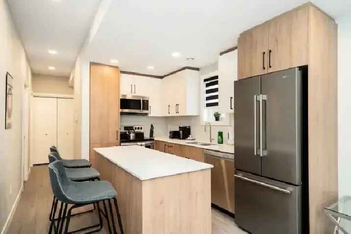 Rent Fully Furnished Townhouse in Winnipeg with Modern Features