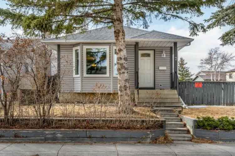 House For Sale in Calgary, Alberta