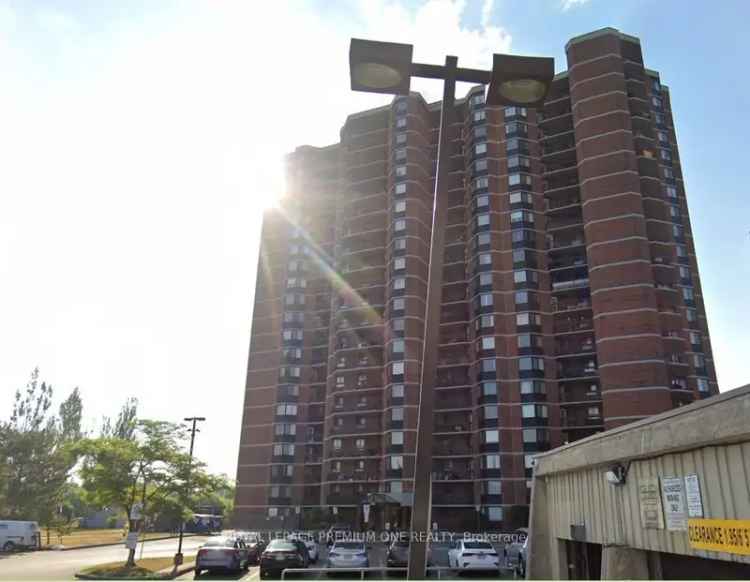 3-Bedroom Condo near Albion Weston Rd 1200 Sq Ft