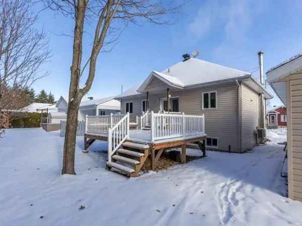 5 Bedroom Bungalow for Sale in Portneuf