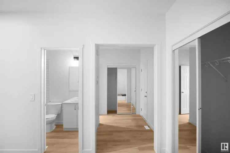 Ravine Backing Home 2600 Sq Ft 3 Bed Bonus Room