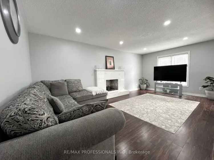 3300+ Sq Ft Sheridan Homelands Home with Basement Apartment