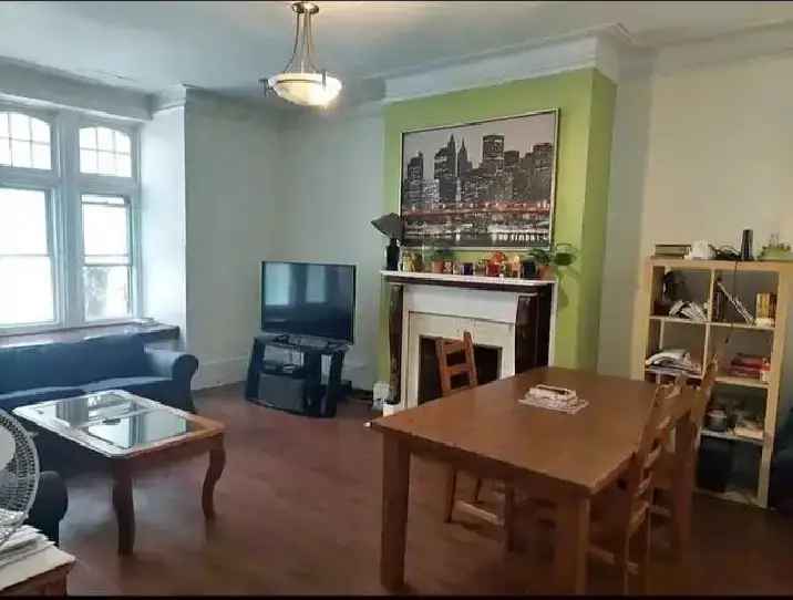 Rent Private Room in Shared Apartment Downtown Montreal with All Utilities Included