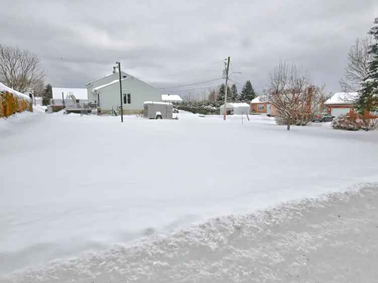 Lot for Sale 3e Avenue Saint Come Liniere