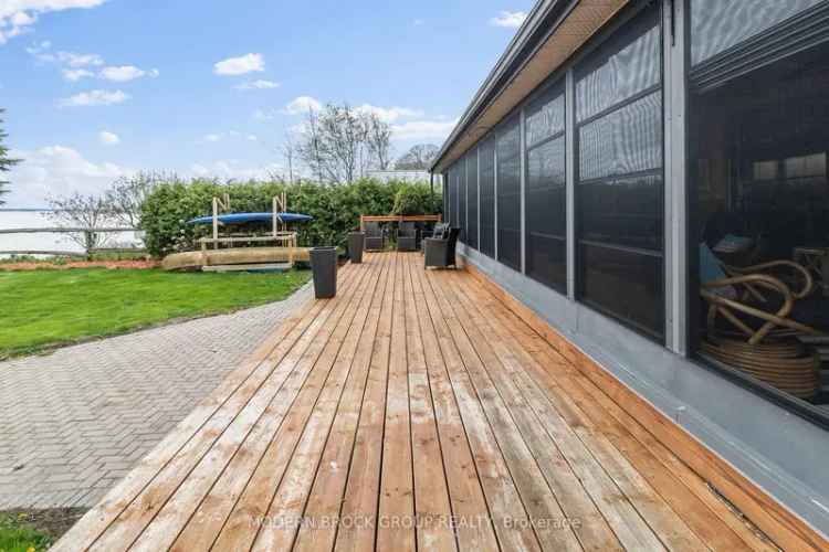 Waterfront Bungalow on 1000 Islands Parkway