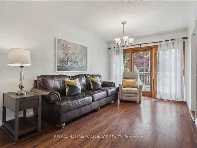 House For Sale in Oakville, Ontario