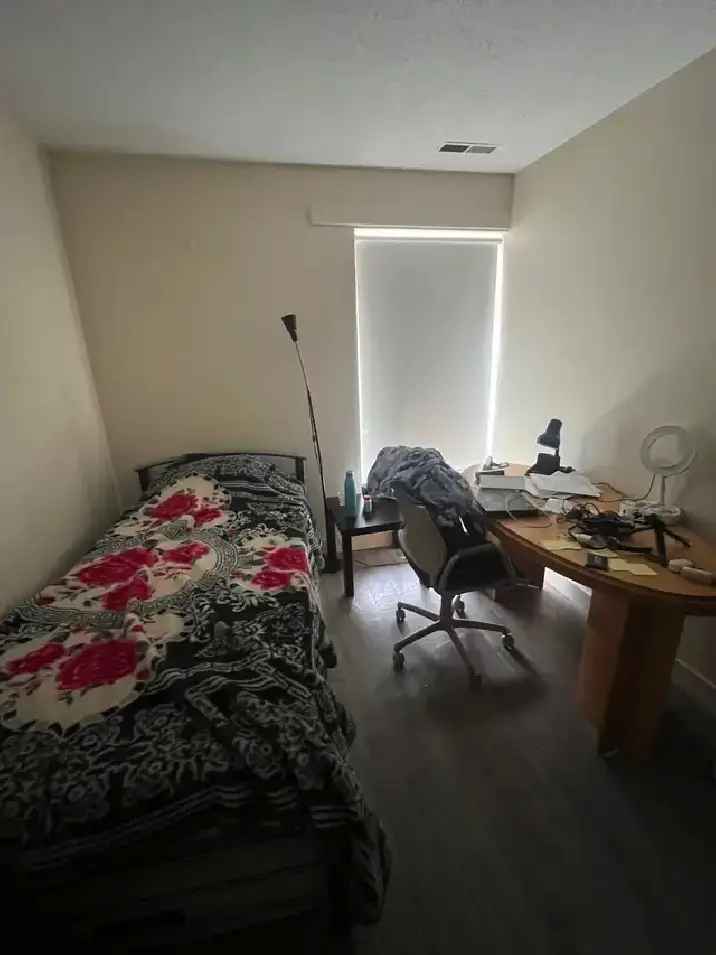 Fully Furnished Room for Rent in Meadowlands Ottawa