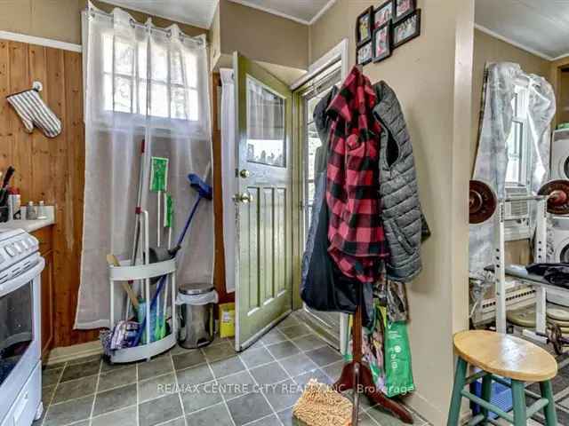 Port Stanley Beachfront Home 2 Beds 2 Parking Potential Loft