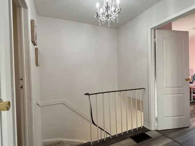 Stunning Renovated Townhome 3 1 Bedrooms 2 Baths Finished Basement