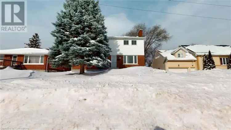 Buy House in Cardinal Heights with 4 Bedrooms and Large Backyard