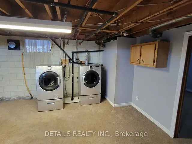 Great Starter Home Downsizing Fresh Paint New Floor Updated Kitchen