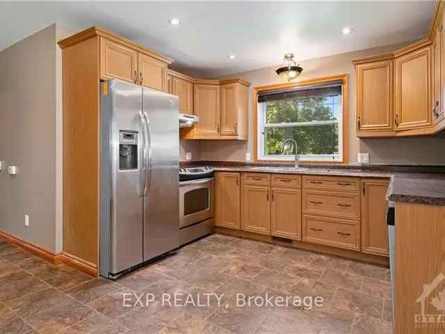 House For Sale in Perth, Ontario