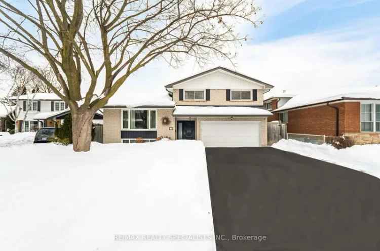 Cooksville Family Home: Pool, Chef's Kitchen, Finished Basement