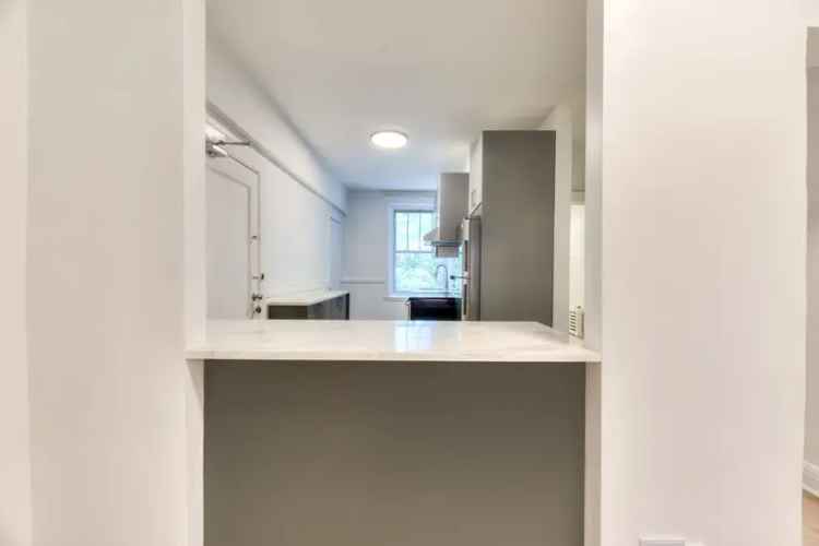 Apartment For Rent in Westmount, Quebec