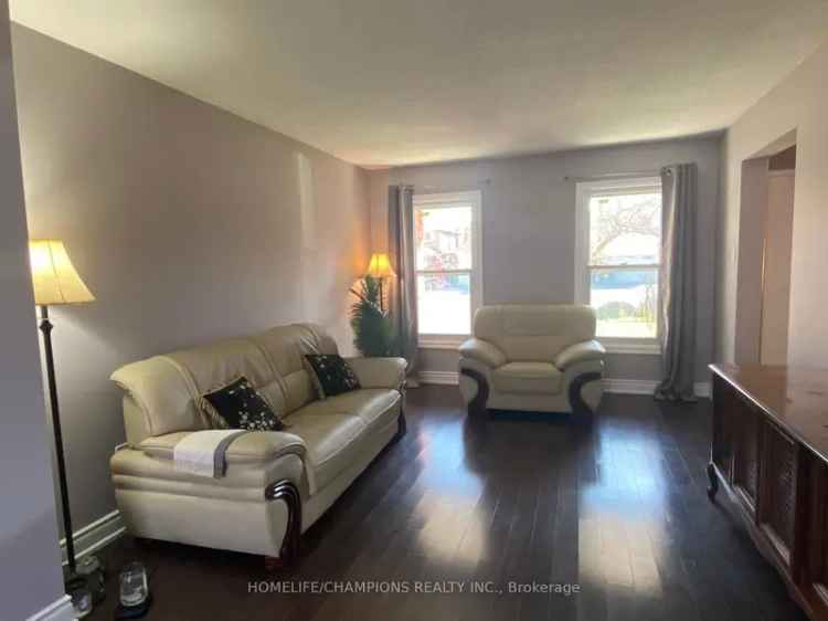 House For Sale in Toronto, Ontario