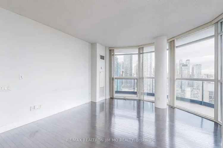 Rent Luxury High Rise Apartment Near U Of T and Ryerson