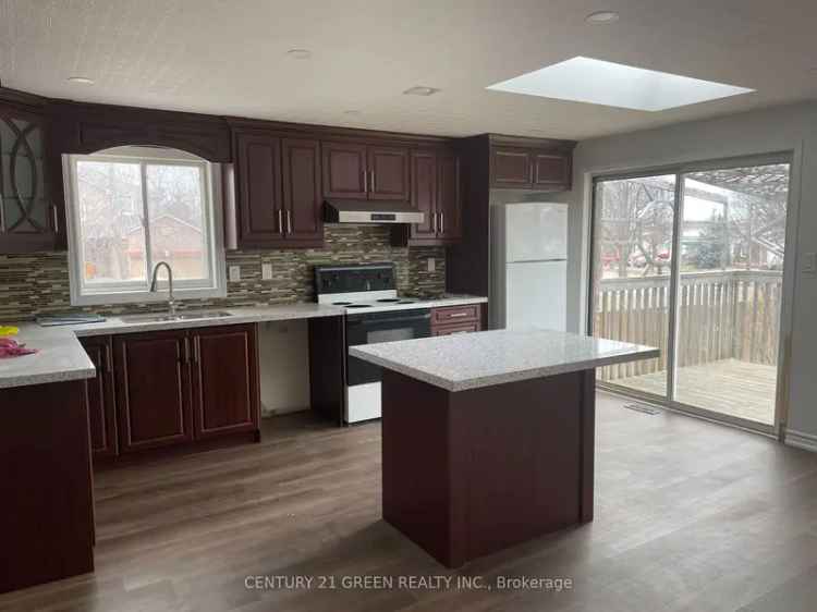 Rent Stunning Duplex Bungalow in Barrie with Modern Upgrades