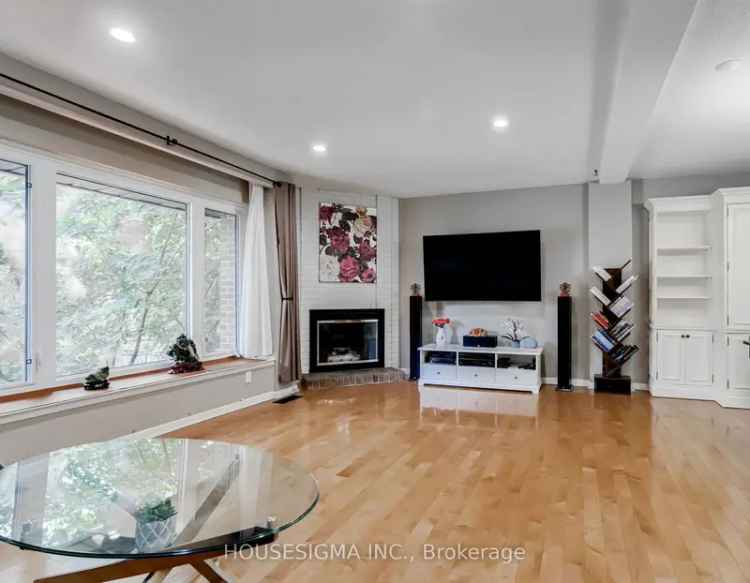 House For Sale in Toronto, Ontario