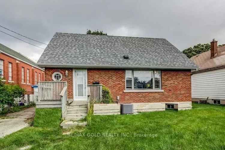 House For Sale in 81, South Bend Road East, Hamilton, Ontario