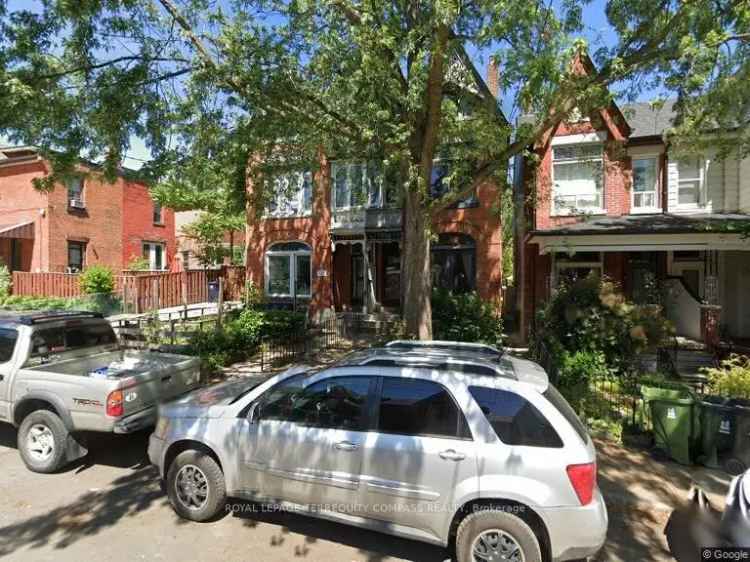 House For Rent in Toronto, Ontario