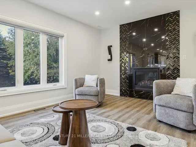 House For Sale in Hamilton, Ontario