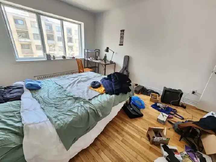 Spacious 4 1/2 Apartment for Rent – 2750 Kent Available July 1st