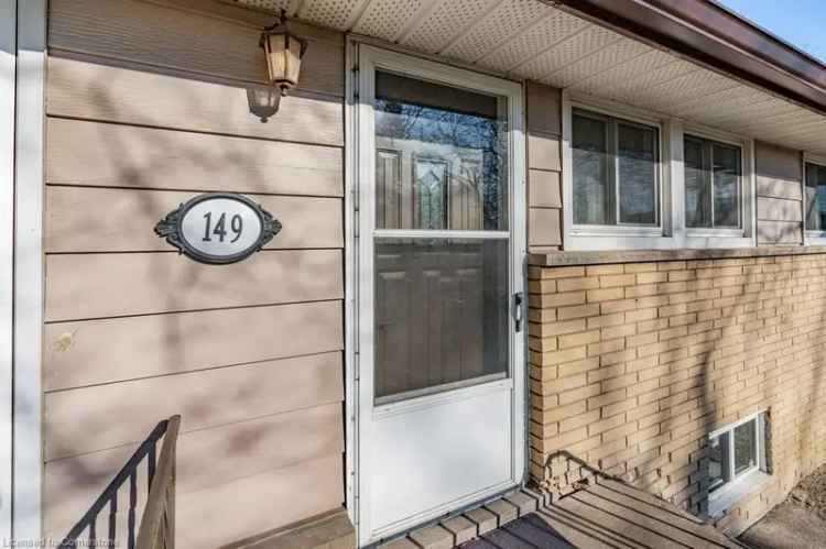 House For Sale in Hamilton, Ontario