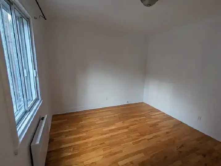 Ahuntsic 4 1 2 Renovated Apartment Near Henri Bourrassa Metro