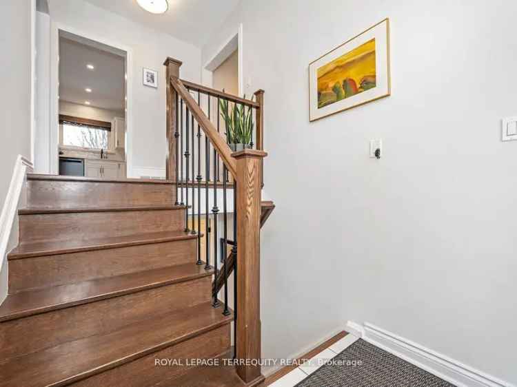 House For Sale in 17, Watercliffe Road, Toronto, Ontario