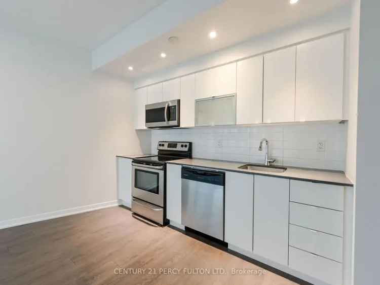 Rent 1 Bedroom Condo in Liberty Village with Modern Features