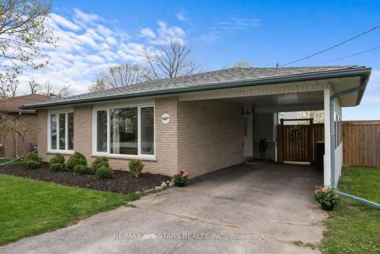 3-Bedroom Backsplit in Sunderland Family Friendly Quiet Lifestyle