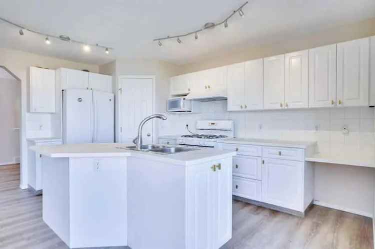 House For Rent in Calgary, Alberta