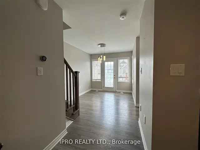 Bright 2-Bedroom Townhouse in Central Milton with 2.5 Baths and 3 Parking Spaces