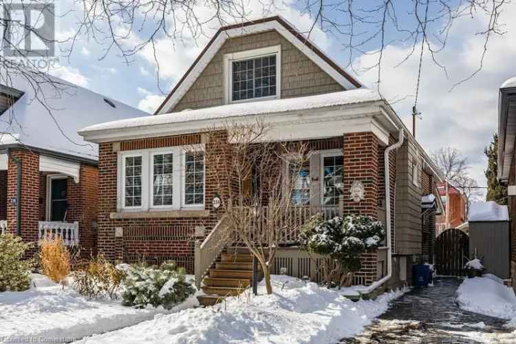 House For Sale in 234, Province Street South, Hamilton, Ontario