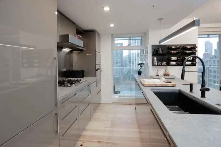 Condo For Sale in Vancouver, British Columbia