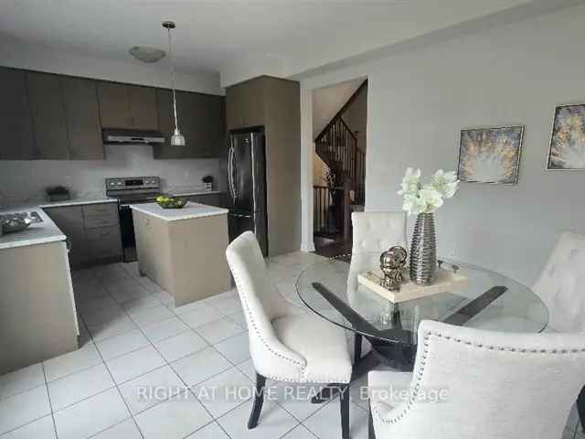 4 Bedroom Executive Townhouse in Upper Oaks