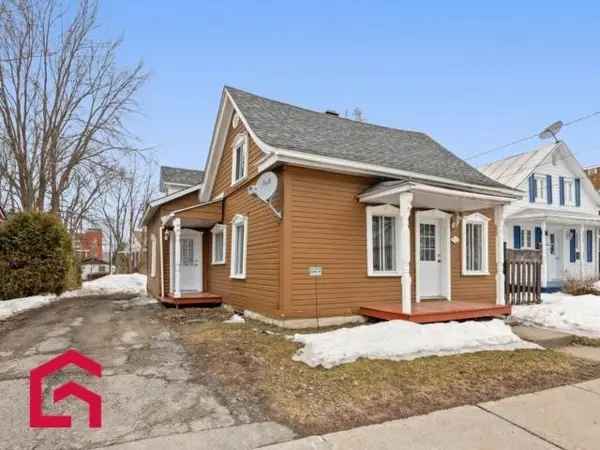 Rustic Charm Home with 2 Bedrooms in Berthierville