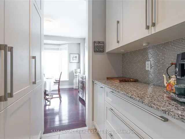 29 Premium Way Townhouse: 3 Beds, 2.5 Baths, Chef's Kitchen, 6.5 Parking