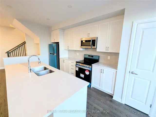 3 Bedroom 2.5 Bath Townhome in North Kanata