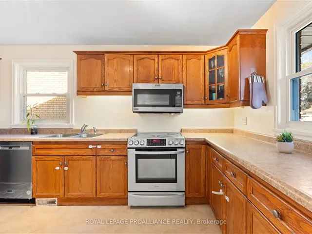 House For Sale in Belleville, Ontario