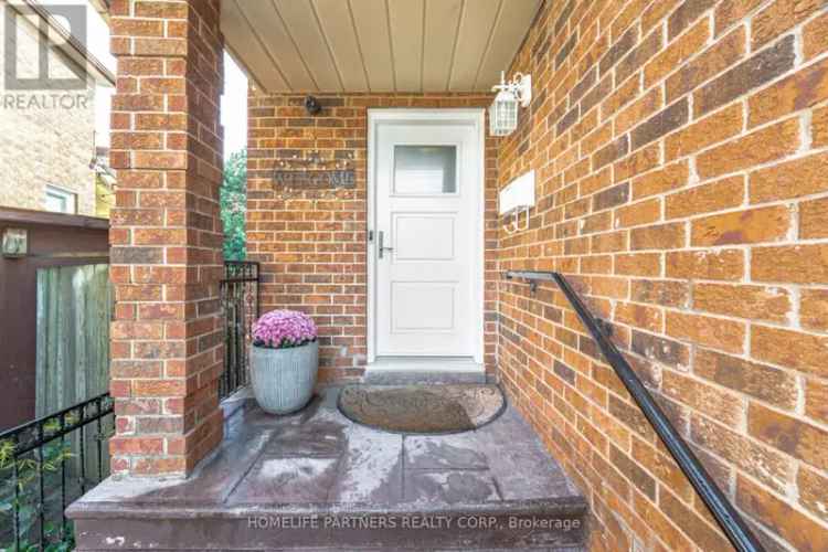 Beautiful 3-Bedroom Detached Home Near Downtown Mississauga