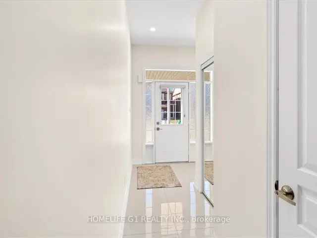 House For Sale in Mississauga, Ontario