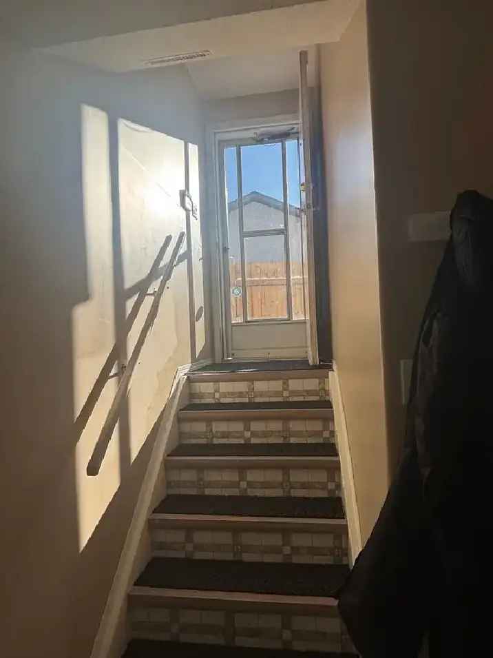 3 Bed 2 Bath Basement Suite - Pets Allowed - Available April 1st