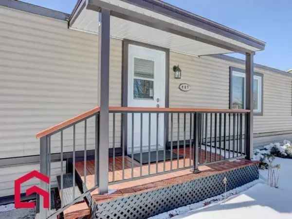 Mobile Home for Sale Montérégie 2 Bedrooms Large Garage Mountain View