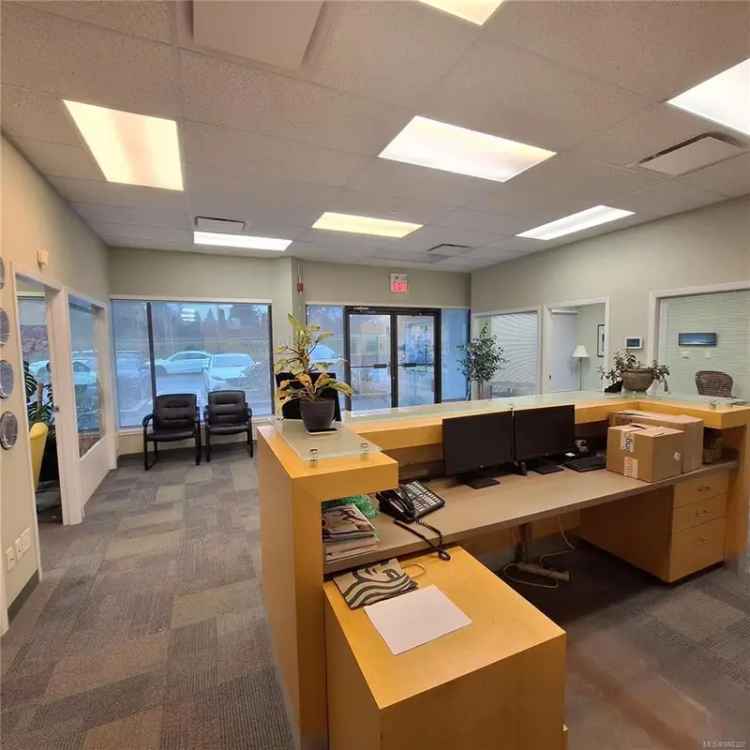 2425 Sq Ft Office for Lease: Private & Collaborative Workspace