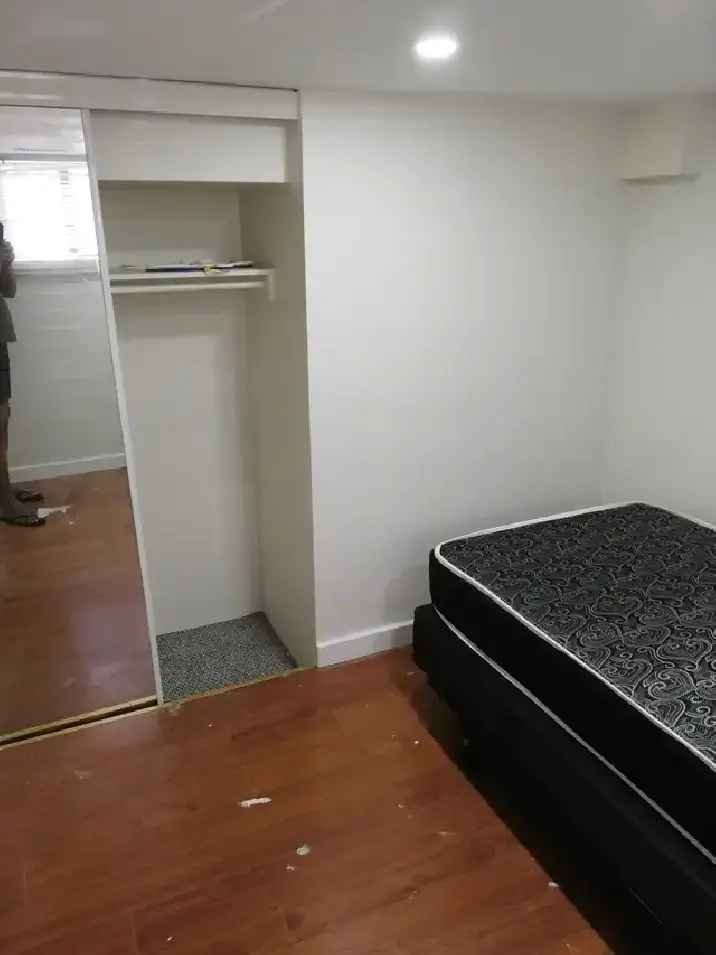 Private room for rent in the basement