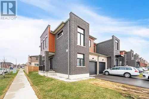 Modern Barrie Townhome 3 Beds 2 Baths End Unit Corner Lot