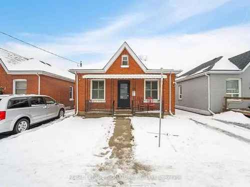 Charming Bungalow for Sale in East Ward Brantford with Modern Features